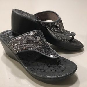 Clark’s 7M sequin flip flop wedge 2 inch heel